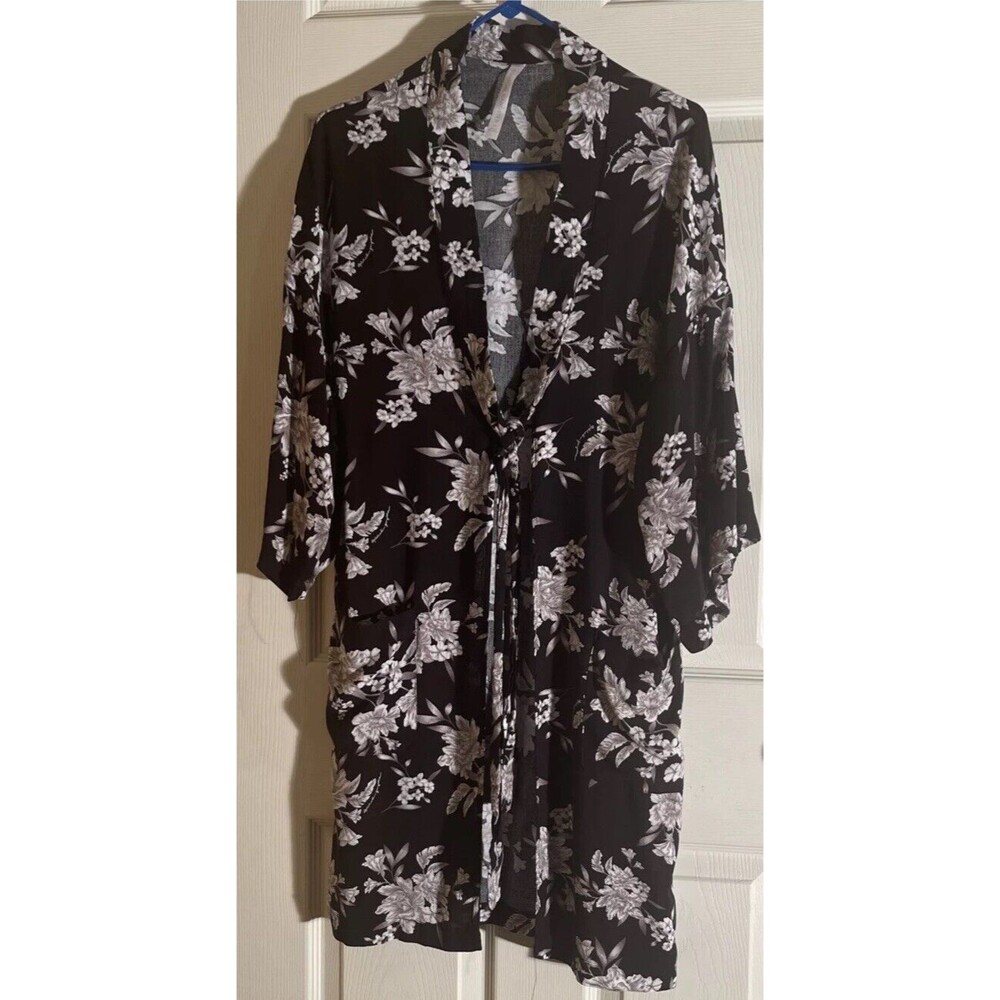 Spiritual Gangster Women’s Floral Black Kimono Robe With Pockets One Size